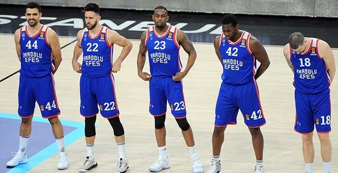 Anadolu Efes, Barça’ya konuk oluyor