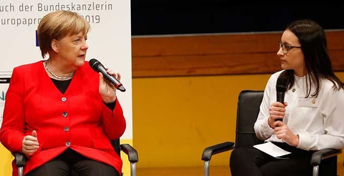 Merkel'den Brexit açıklaması: Çözüm bulunmasını ümit ediyorum