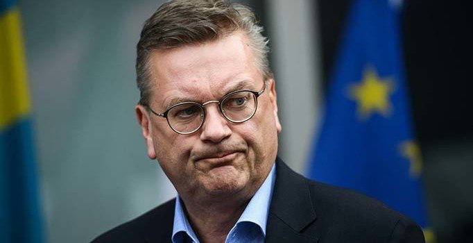 Almanya Futbol Federasyonu Başkanı Reinhard Grindel istifa etti