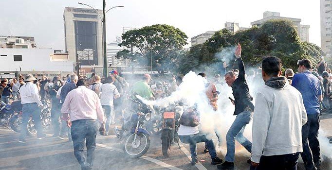 Venezuela'daki darbe girişimine dünyadan tepkiler