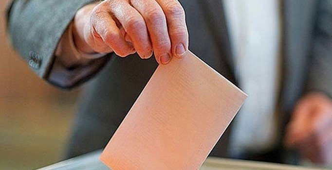 Mısır’da halk anayasa değişikliği referandumu için sandık başında