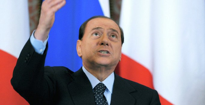 Silvio Berlusconi hastanaye kaldırıldı