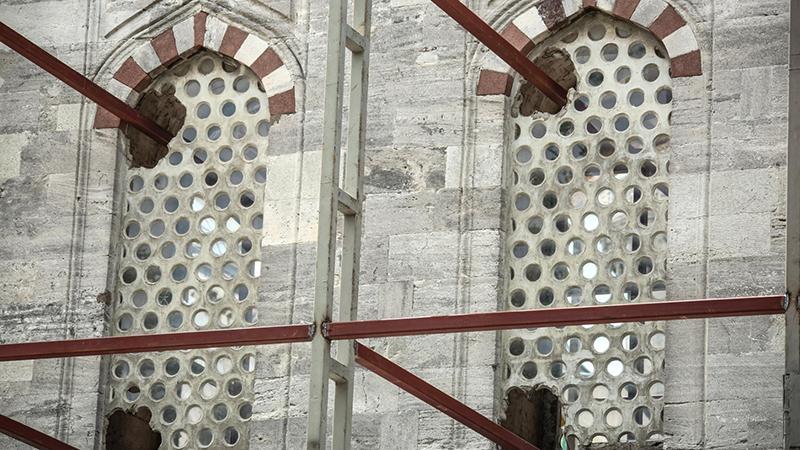 Vakıf Müdürü'nden Sultanahmet savunması: Tarihi değil çimento!