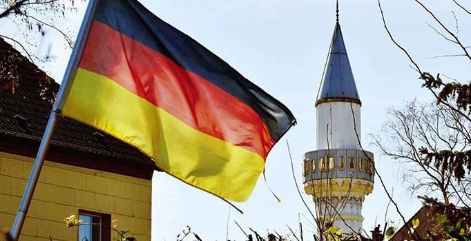 Almanya'da Müslümanlara cami vergisi mi geliyor?