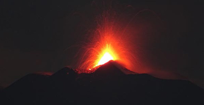 Etna yanardağı yeniden aktifleşti