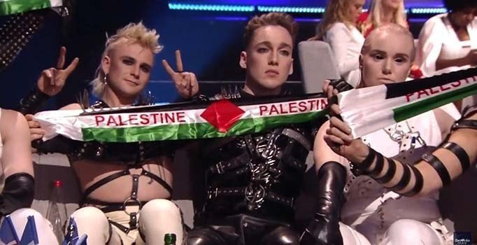 İsrail'deki Eurovision'da Filistin bayrağı açan Hatari grubu ceza alabilir!