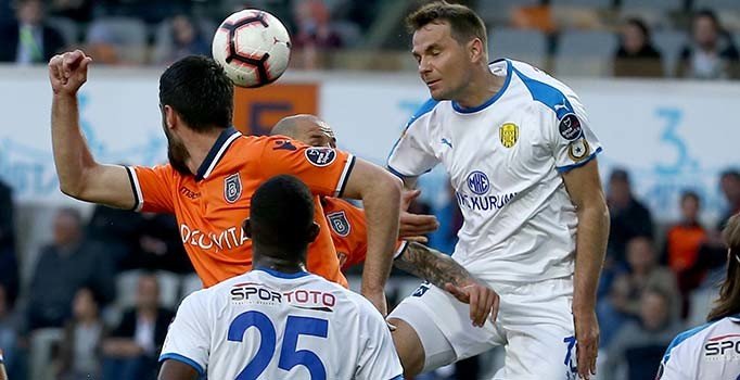 Şampiyonluk yarışında 'ben de varım' dedi! Medipol Başakşehir - MKE Ankaragücü: 2-1