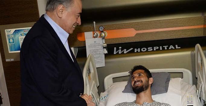 Mustafa Cengiz, Emre Akbaba'yı ziyaret etti