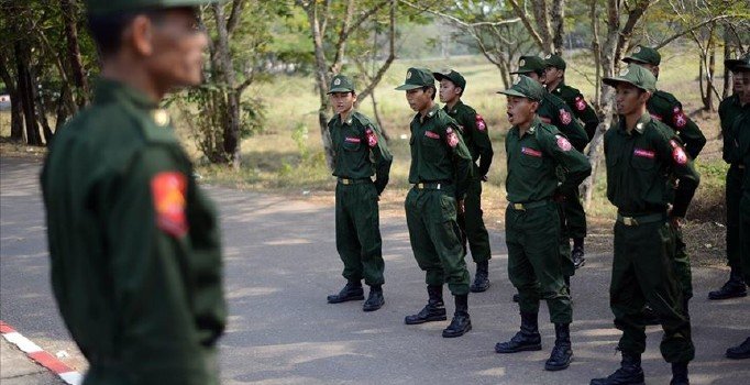 Myanmar ordusundan yargısız infaz: 6 kişiyi vurarak öldürdü