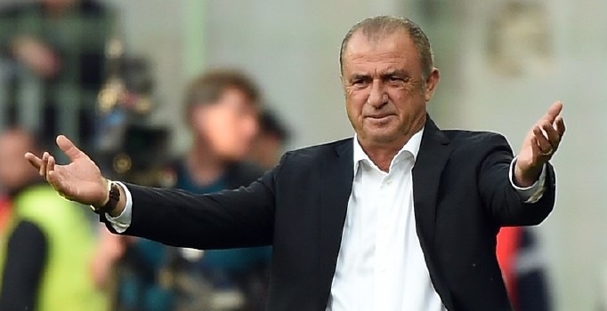 Fatih Terim'in heykeli dikiliyor