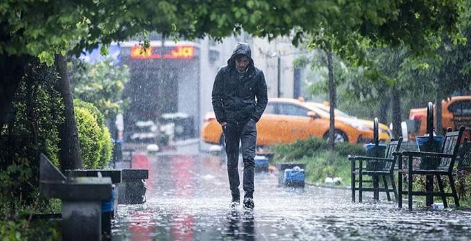 Meteoroloji'den iç ve batı kesimler için sağanak uyarısı