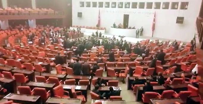 YSK'nın gerekçeli kararı, Meclis'te gerginliğe neden oldu