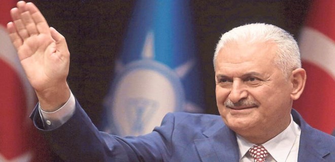 Binali Yıldırım canlı yayın için hangi ismi istedi?