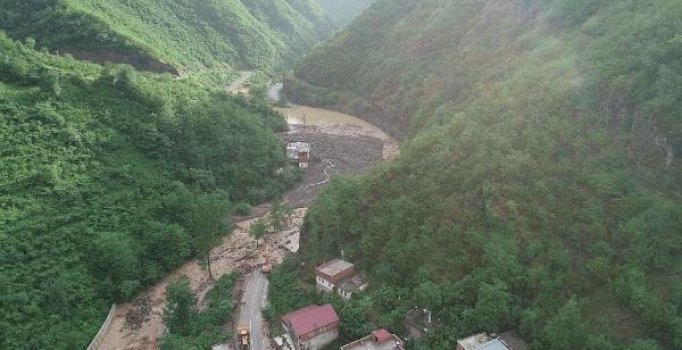 Trabzon'da aşırı yağmur sonrası HES borusu patladı: 6 ölü, 4 kayıp