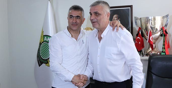 Akhisarspor, Mehmet Altıparmak ile anlaştı