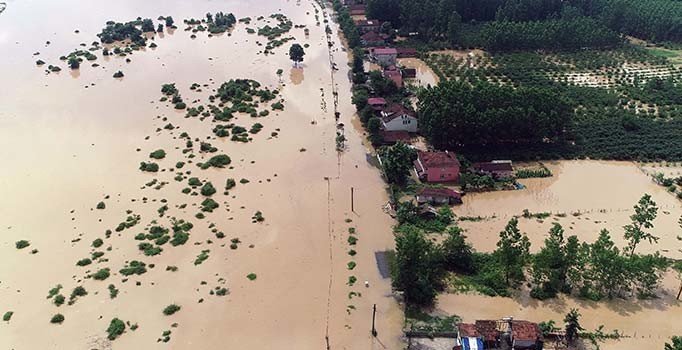 Bu kez Samsun Terme'yi sel aldı: Dere taştı, evleri su bastı, bölge elektriksiz kaldı