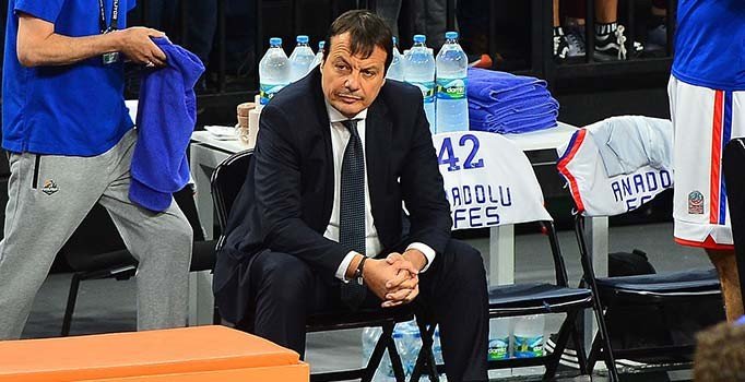 Ergin Ataman'ın zafere sevinmeyişi tartışma konusu oldu