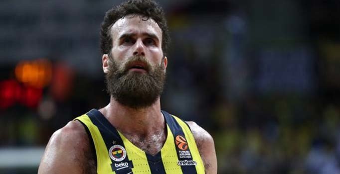 Fenerbahçe Beko'lu Datome hafıza kaybı yaşadığı maçta 'ambülans krizi'