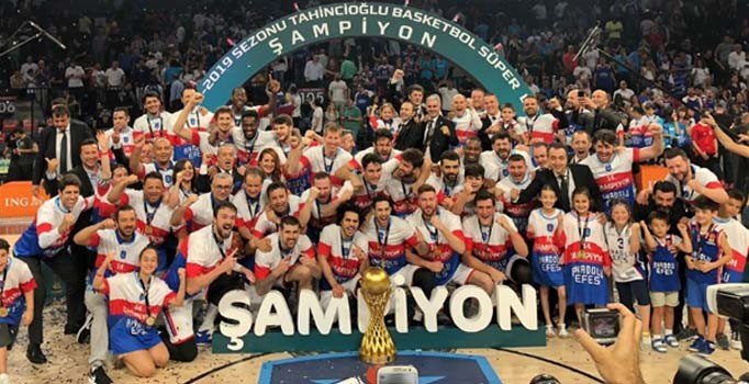 Anadolu Efes, 9 sezon sonra lig şampiyonluğuna ulaştı | Anadolu Efes 89-74 Fenerbahçe Beko