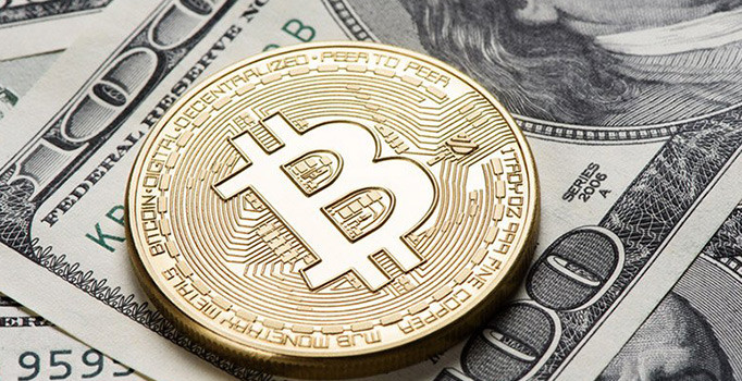 Bitcoin 10 bin doları aştı