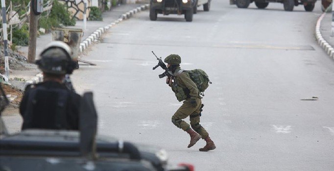 İsrail'den Filistin güvenlik merkezine saldırı