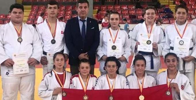 Judo Balkan Şampiyonası'nda yıldız milliler 23 madalya kazandı