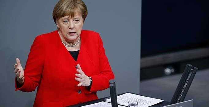 Merkel: Irak'ta bağımsız Kürt devletine karşıyım