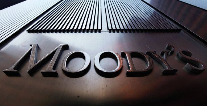 Moody's 18 Türk bankasının notunu düşürdü