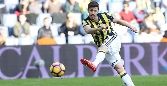 Salih Uçan, Fenerbahçe'ye veda etti