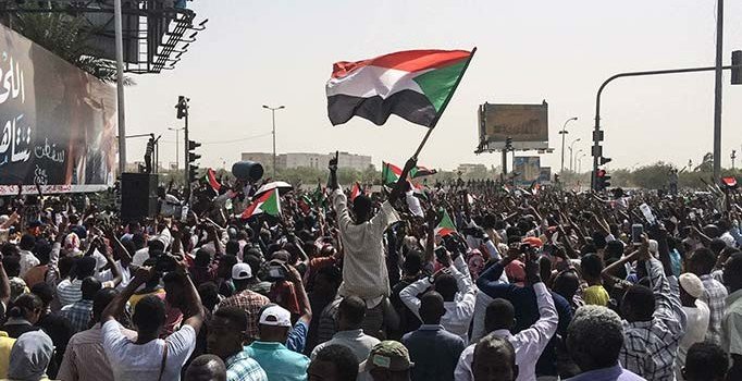 Sudan'da geçici teknokrat hükümeti kurulacak