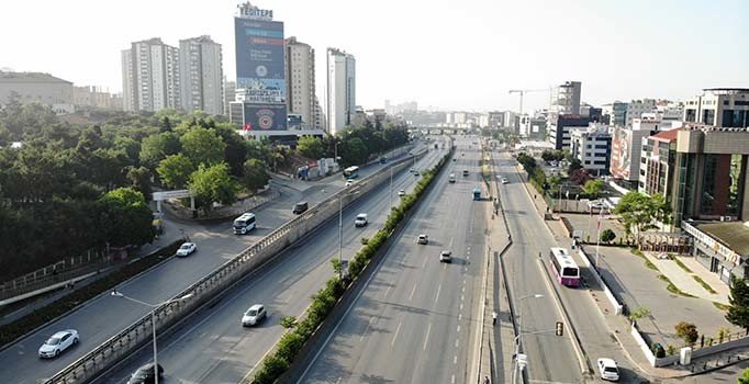 İstanbul trafiğinde sıra dışı pazartesi