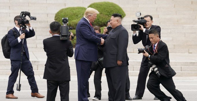 Trump 50 dakika süren Kim görüşmesini anlattı: Tarihi bir gündü