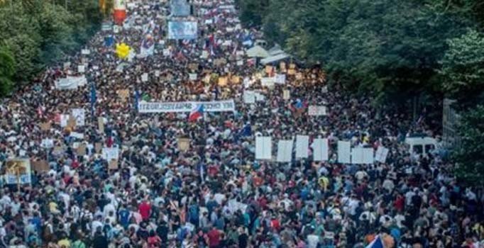 Çekya'da komünizm sonrası en büyük eylem