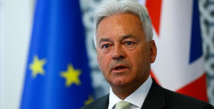 İngiltere'nin Avrupa Bakanı Alan Duncan istifa etti