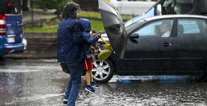 Karadeniz'de sağanak alarmı! Meteoroloji'den 8 il için kuvvetli yağış uyarısı