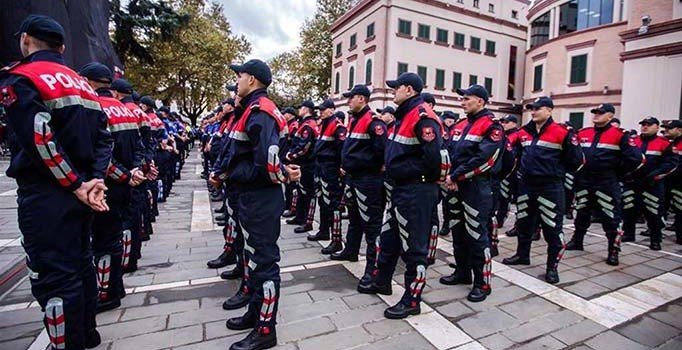 Arnavutluk çevik kuvvet polisleri Türkiye'de eğitilecek