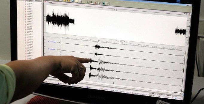 İran'da 4,9 büyüklüğünde deprem