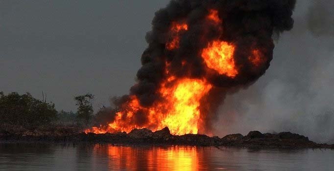 Nijerya'da tanker patladı: 50 ölü