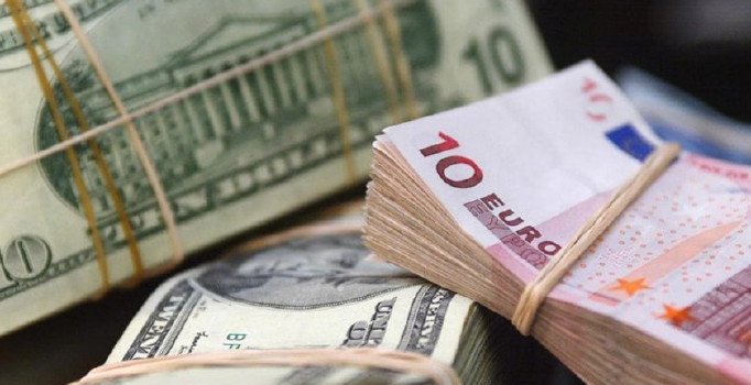 Dolar/TL kuru güne 5,70 seviyelerinde başladı