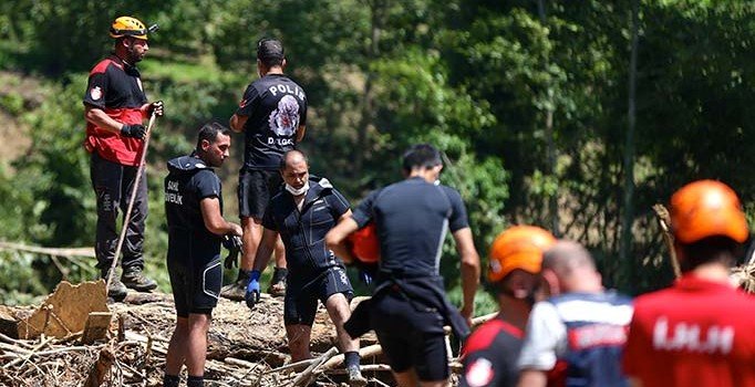 Düzce'deki selde kaybolan 2 çocuk hala aranıyor