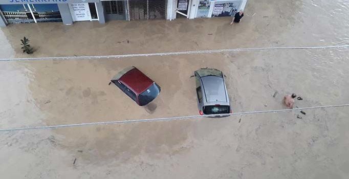 Düzce'de kuvvetli sağanak ve heyelan! 4 bin kişi mahsur kaldı