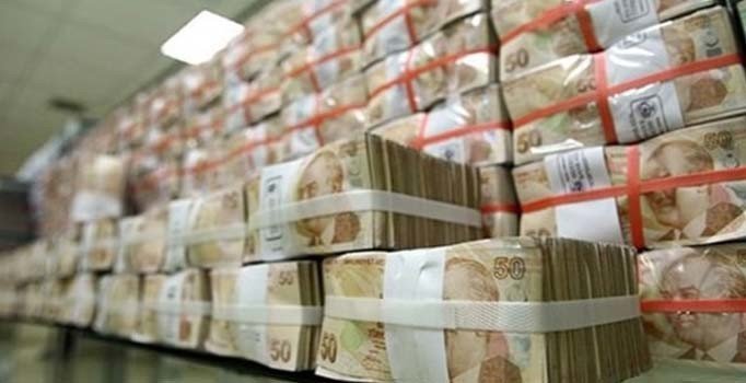 Hazine 11 milyar lira borçlandı