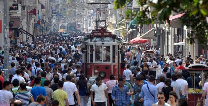 Türkiye'ye göç arttı, İstanbul rekor kırdı