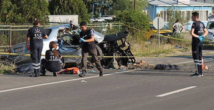 Edirne'de feci kaza: 4 ölü, 2 yaralı