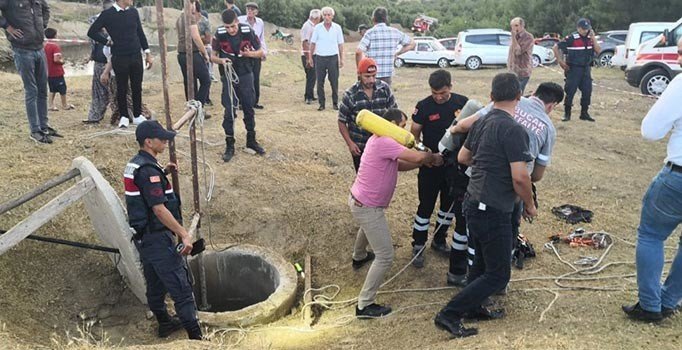 Burdur'da anne, oğlu ve ikiz kardeşi temizledikleri kuyuda öldü