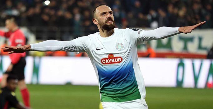 Vedat Muriç resmen Fenerbahçe'de