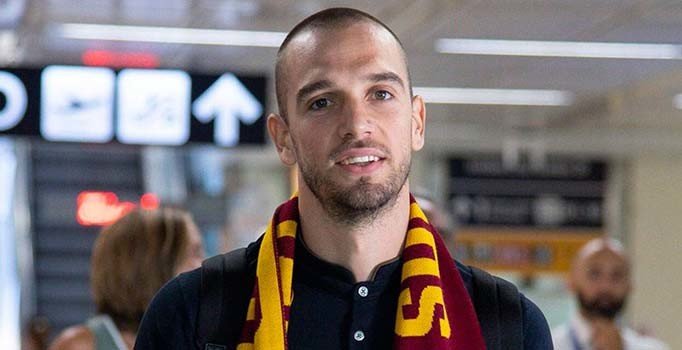 Roma, Pau Lopez'i kadrosuna kattı