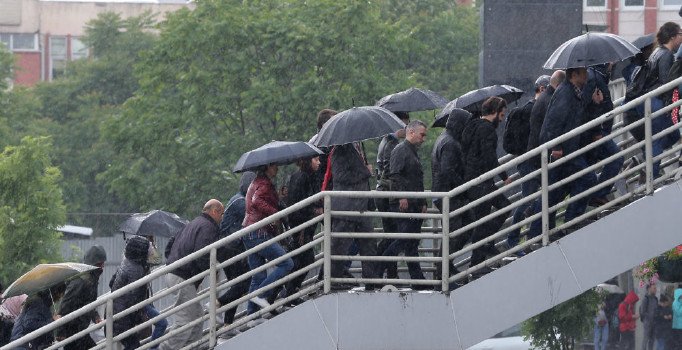 Meteorolojiden İstanbul'a yarın için sağanak uyarısı