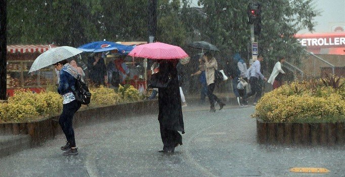 Meteorolojiden 14 ile kuvvetli sağanak uyarısı