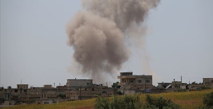 Rus ve rejim uçakları İdlib’i vurdu